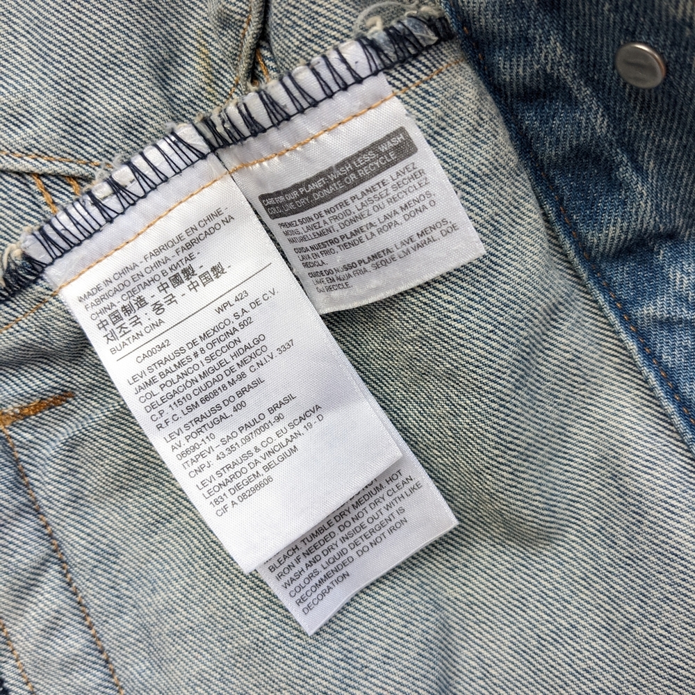 LEVI’S Ex Boyfriend Denim Logo Trucker Jacket - Picture 12 of 12